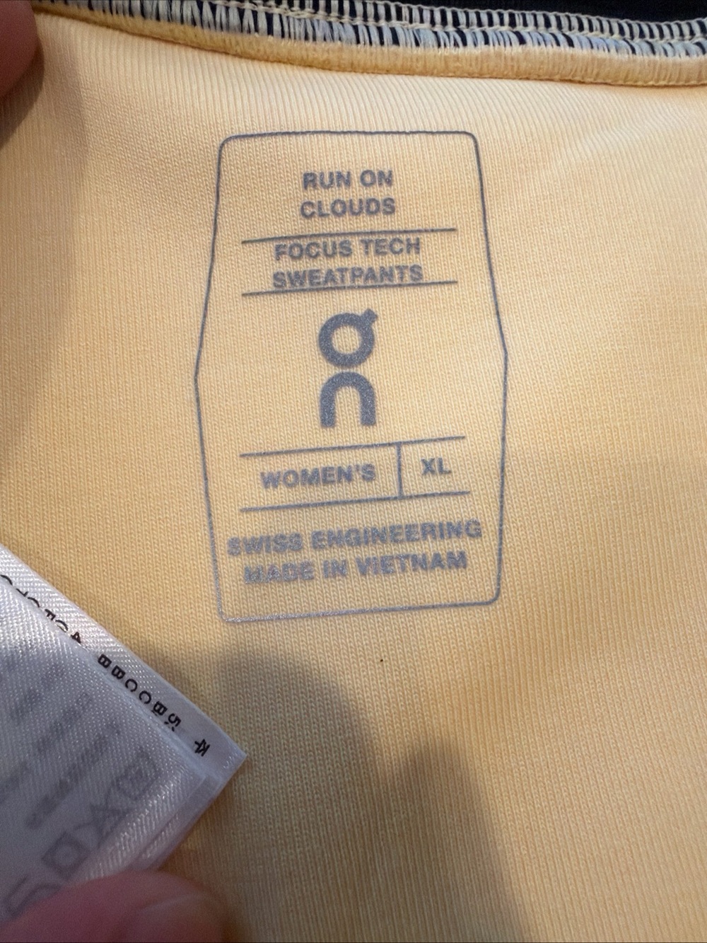 On Running Pale Yellow Track Pants - Picture 6 of 9
